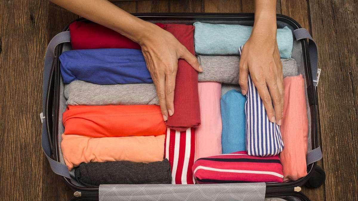 roll-ranger-how-to-roll-clothes-for-packing
